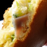 三六商店 - 中にはマヨネーズとハムとかいわれ大根が入ってます