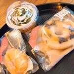 Omo Ya Goyongo - 本日のチョイス！焼きドーナツ、マドレーヌ、カップケーキ