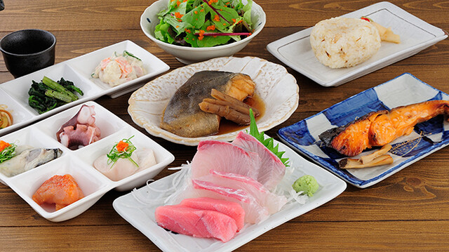 さかなでいっぱい 魚屋さんの居酒屋 （【旧店名】さかなでいっぱい