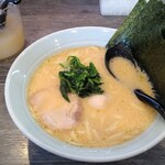 横浜家系ラーメン 喜多見家 - 味はノーマルで注文したがちょうど好い。