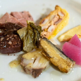 ビストロ ジャルダン セゾニエ_1