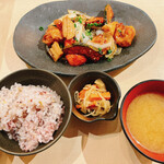 Teshio Gohan Gen - 鶏肉と野菜の黒酢あん炒め定食(雑穀米)_¥1,000