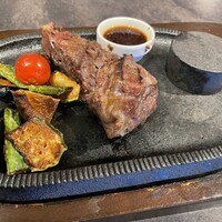 牛ハラミの薪火焼き