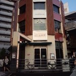 TOKYO隅田川ブルーイング - 円形の建物です