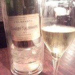 maru 3F - シャンパン　¥3500 抜栓料¥500