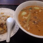 野庭飯店 - タンタン麺+半炒飯　968円