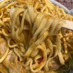 東京カオソーイ - 茹でられた太平麺も
      ミッシリと詰まってるんで
      だいぶ喰いではありますね