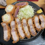 とんかつ 栄ちゃん - 脂身が溶けてる。絶景。