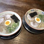 大砲ラーメン - ◆娘は「右：昔ラーメン（820円）」、私は「左：ラーメン（780円）」を。 メニューの説明では『昔ラーメンはこってり系、ラーメンはまろやか系』だそう。