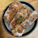 とんかつ 栄ちゃん - ソースで楽しく仕上げたよ