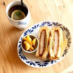 토우보우유우 카페 Cafe stand tOt