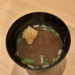 串揚げ タケナカ - 油揚げの入った美味しい赤出汁 good‼️