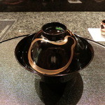 久壷庵 - 「椀物」。美しい塗りの器♪　お猪口は清水焼。