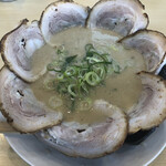 博多長浜らーめん 夢街道 - チャーシューメン(¥1,050)