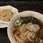 炭火串焼 竜 - ラーメン、小チャーハン850円