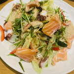 やきとり鴨平 - 海鮮サラダ