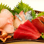 いざかや やま - おまかせ刺身五点盛り