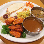ダブルコンボランチ(1580円) インドカレーとシーフードカレー2013(+100円)