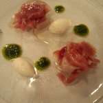 ウン・パッソ - 前菜の生ハムとマスカルポーネ