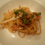 ウン・パッソ - 桜エビとアスパラのパスタ