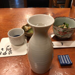 Marubun - 日本酒一合、熱燗