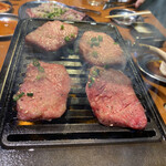 Yakiniku Jun - やっぱロースターよ。一周回ってロースター。何周回ってもロースターやな