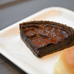ベーカリーカフェフラミンゴ - チョコタルト(1/4)@税込356円
