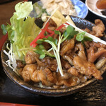 ラーメン太郎 - 肉丼