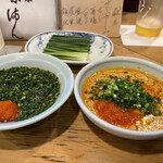 味満ん - 右があん肝タレ。