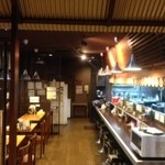 麺道 くろとん - テーブル・カウンター・座敷あります♪