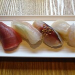 NOBU TOKYO - ランチコース：寿司サンプラー（握り 中トロ、真鯛、鯖、ほたて)