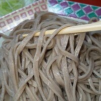 出羽屋 - 山菜そば付籠膳の平打ちの田舎蕎麦(R3.11.5撮影)