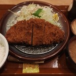 Nanaya - 豚ロースとんかつ定食(932円)