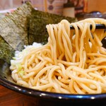 濃厚豚骨らーめん 吉春家 - 