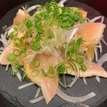 チキンオブロック - 胸肉タタキのカルパッチョ