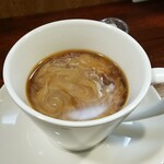 キッチン ブルー グローブ - 今回は早々にミルクを入れました