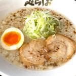 泡系しおとんこつラーメン べらしお - メイン写真: