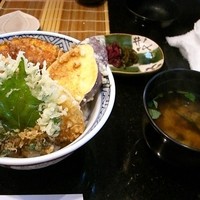 割烹 天ぷら 三太郎 - 野菜天丼　850円