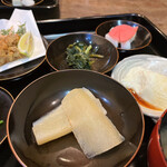 池田屋 - 料理は豆腐と野菜が主体