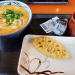 丸亀製麺 - 天ぷらとシャケおにぎりをつけたら定食風。