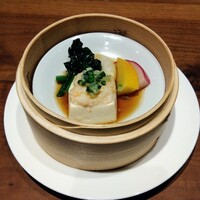 カントニーズ 燕 - 海老と豆腐の合わせ蒸し　海老魚醤の香りソース