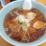 平安食堂 - ラーメン（普通盛り）。食べれば食べるほどクセになります。