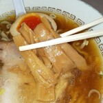 春木屋 - 中華そばのメンマ(R2.3.26撮影)