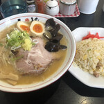 麺や hide - 味噌ラーメン（850円）、味付けたまご（110円）、半チャーハン（330円）