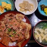 北海道料理 積丹 - 豚丼定食