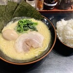 壱角家 - 「塩味玉ラーメン」850円也。税込。