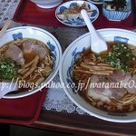 いだお好焼店 - 左：ラーメン普通盛り　右：ラーメン大
