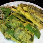 台湾家庭料理 福味香 - 特別オーダー、ピーマンとナスの天ぷらです