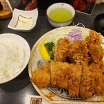 とんかつ 勝 - ランチかつ定食¥1300とカキフライ@350×3個
      カキフライの牡蠣は大きな１粒もの