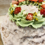 かき氷店 小桃 - ピスタチオムースでリースを表現♡ いちごや砕いたピスタチオ　パールクロッカンが華やか♪